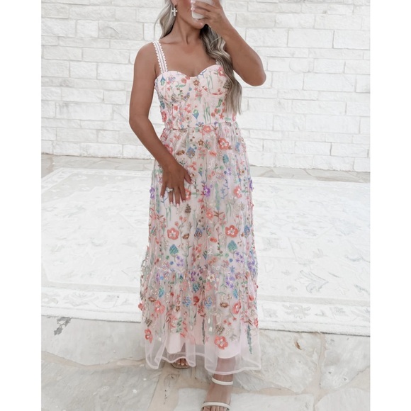 Camellia Dresses & Skirts - Camellia floral dress